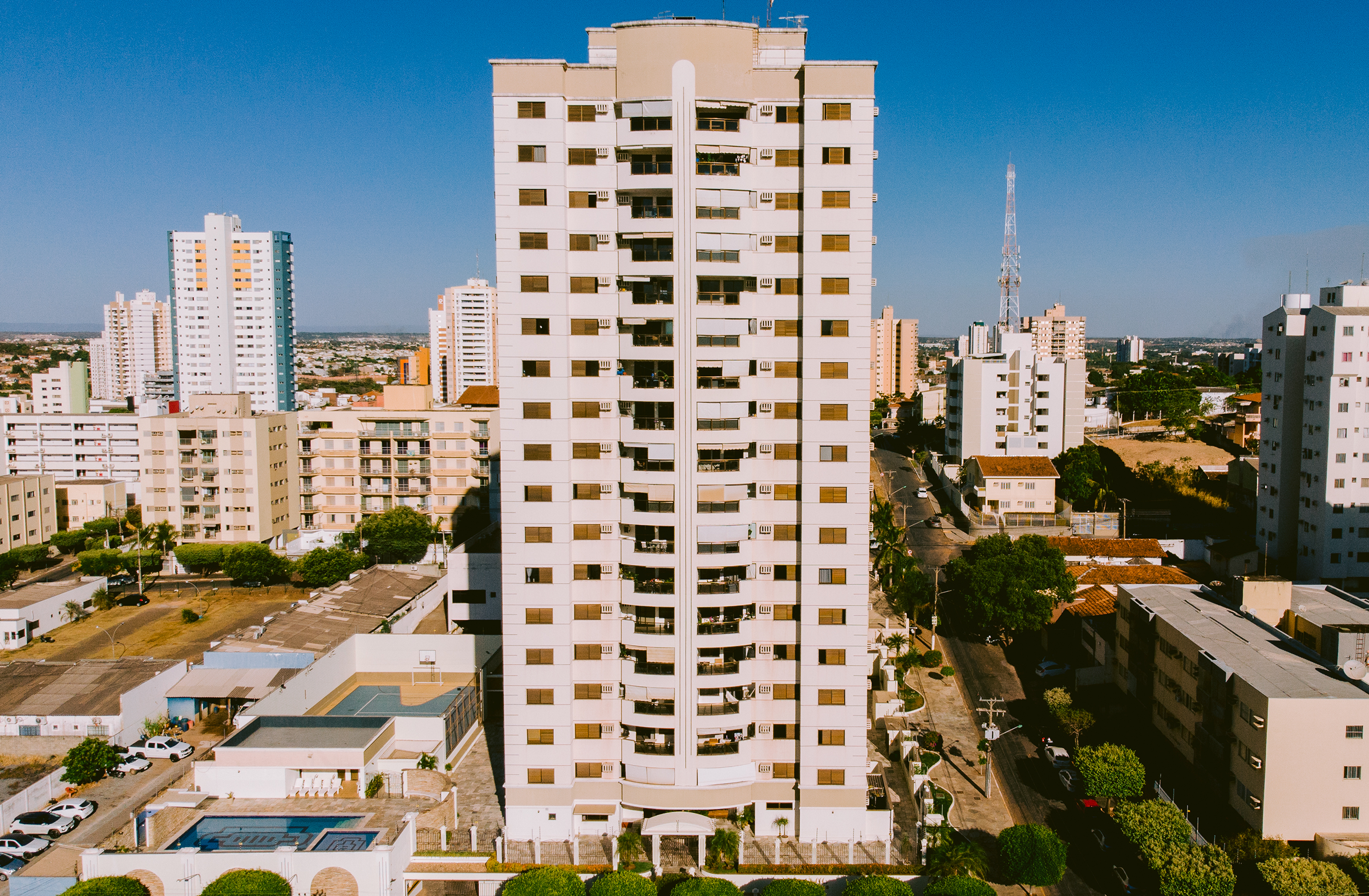 2000 -RESIDENCIAL CARAVELAS